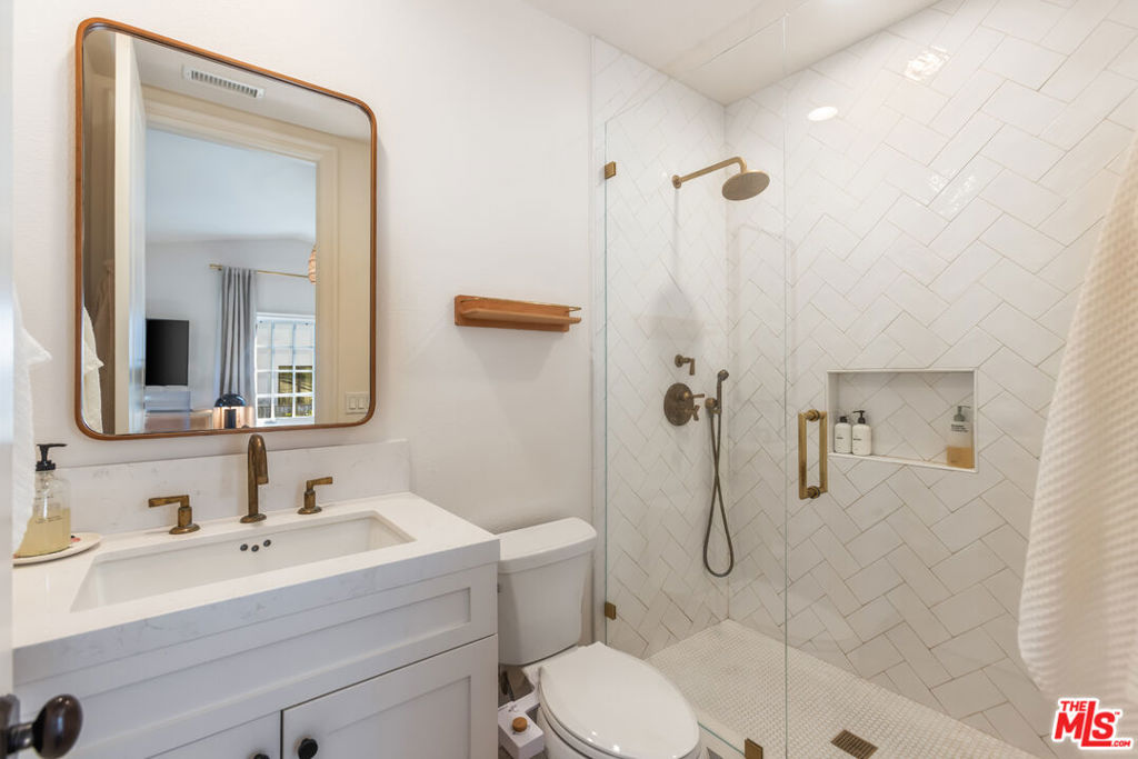 2052 Shadow Creek Drive Property Photo 45