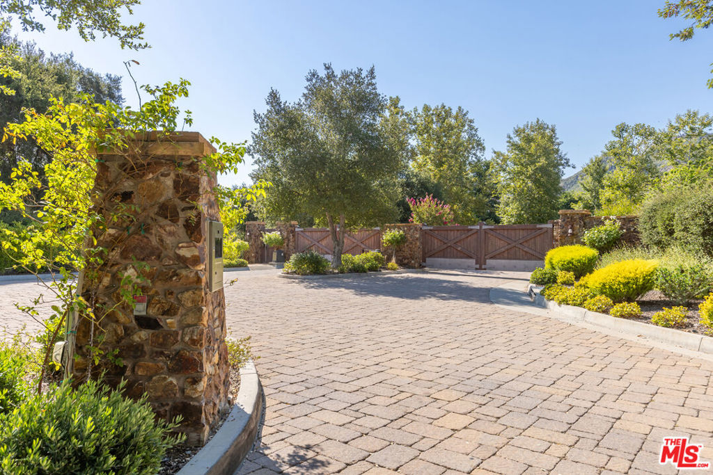 2052 Shadow Creek Drive Property Photo 63