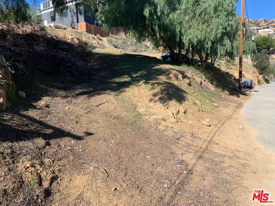 207 S La Gross Way Property Photo 2