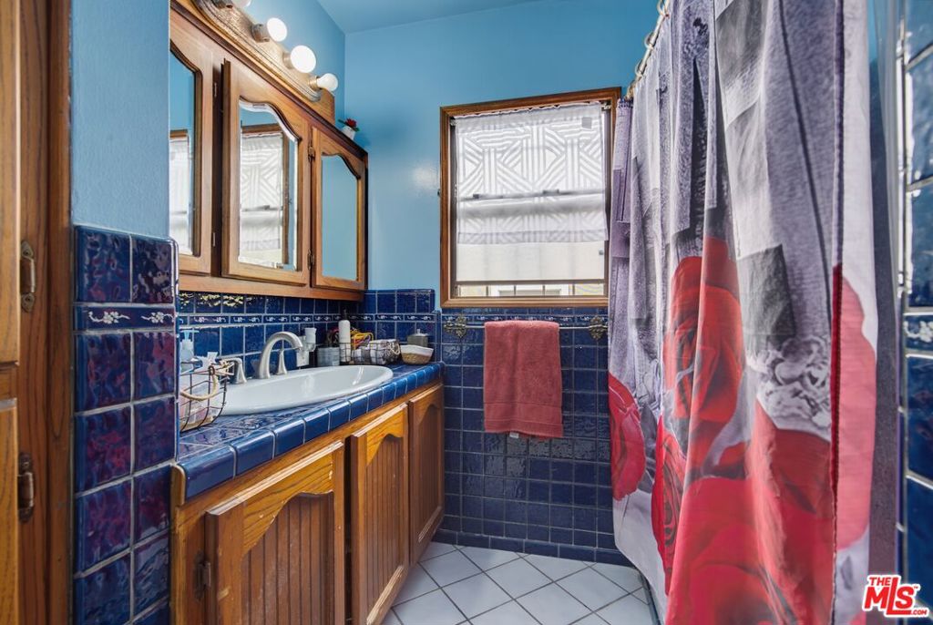 291 Simmons Avenue Property Photo 8