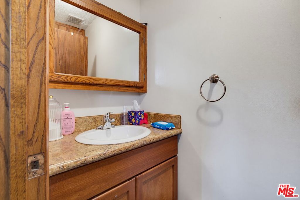 291 Simmons Avenue Property Photo 18