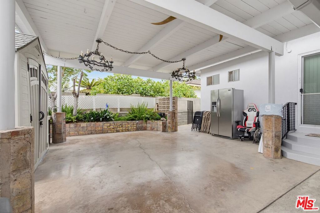 291 Simmons Avenue Property Photo 27