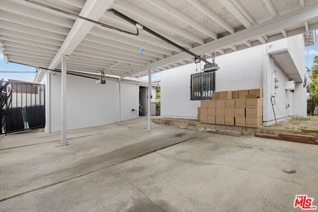 291 Simmons Avenue Property Photo 29