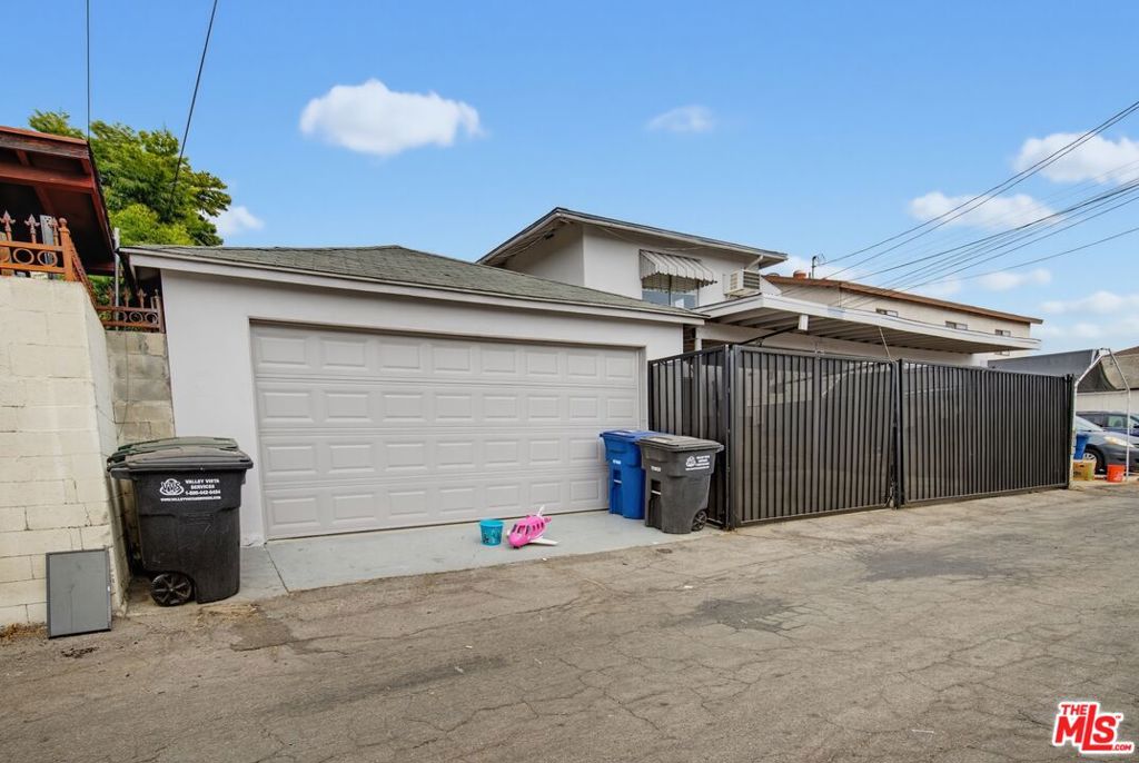 291 Simmons Avenue Property Photo 30