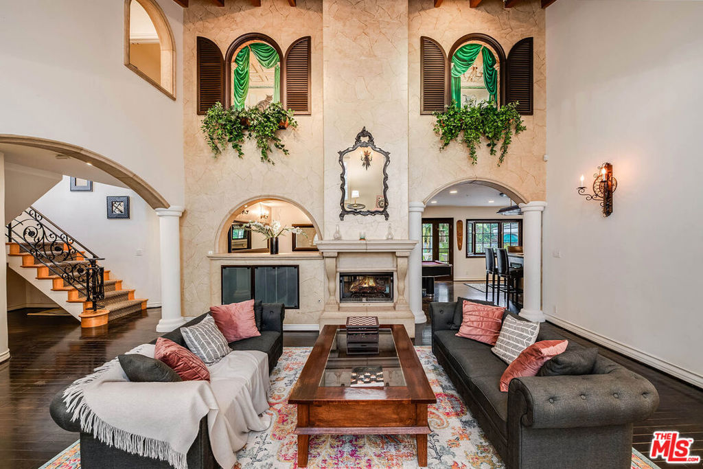 4063 Benedict Canyon Drive Property Photo 10