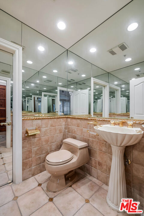 4063 Benedict Canyon Drive Property Photo 21