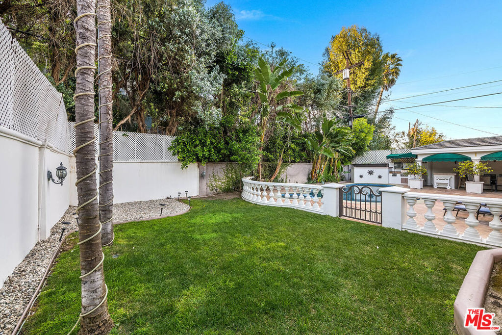 4063 Benedict Canyon Drive Property Photo 30