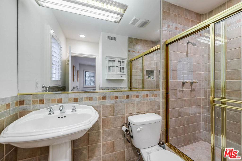 4063 Benedict Canyon Drive Property Photo 35