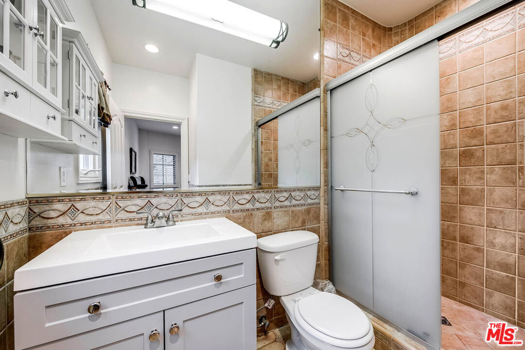 4063 Benedict Canyon Drive Property Photo 39