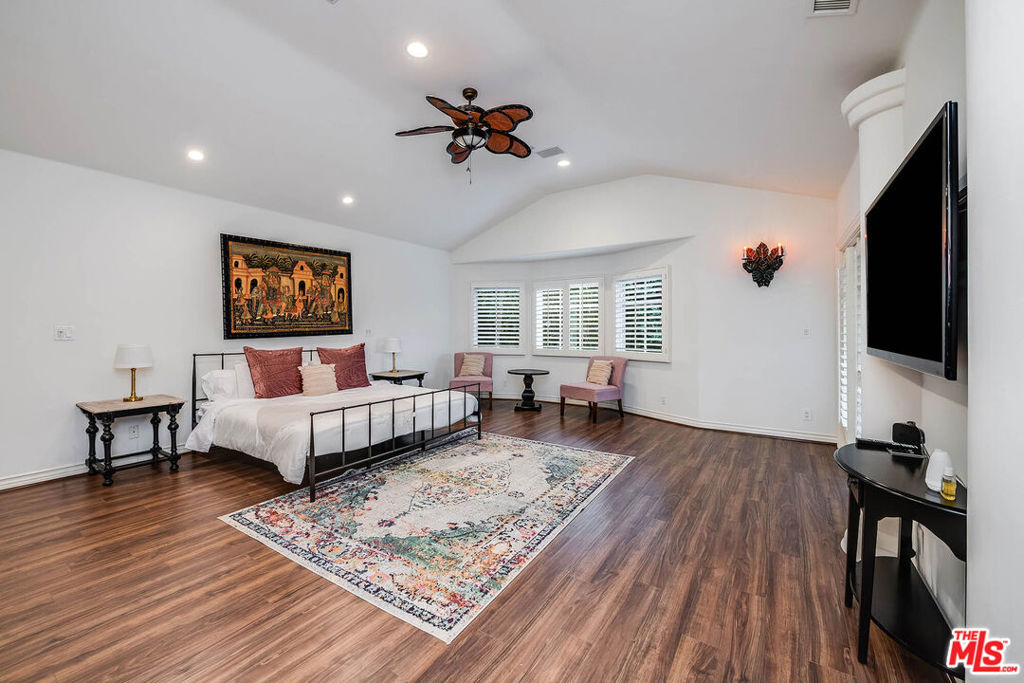4063 Benedict Canyon Drive Property Photo 41