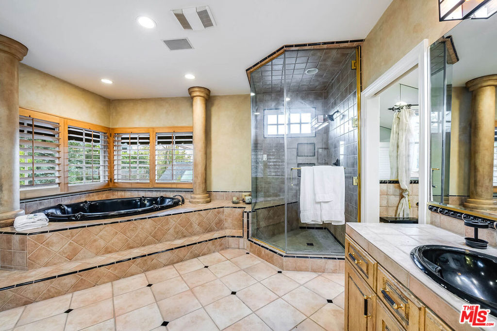 4063 Benedict Canyon Drive Property Photo 46