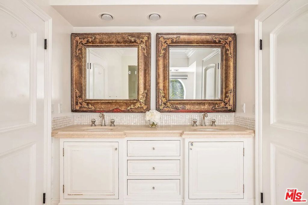 10914 Bellagio Road Property Photo 10