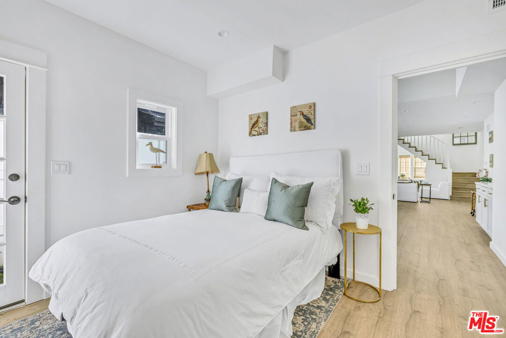 712 Crestmoore Place A Property Photo 8