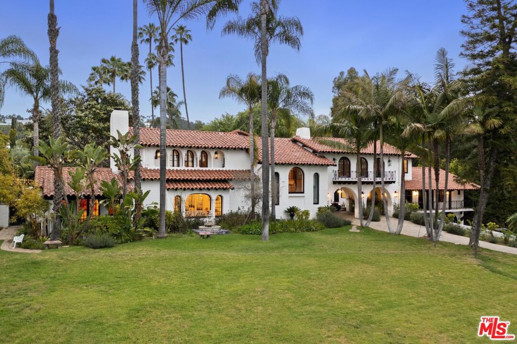 9451 Sunset Boulevard Property Photo 3