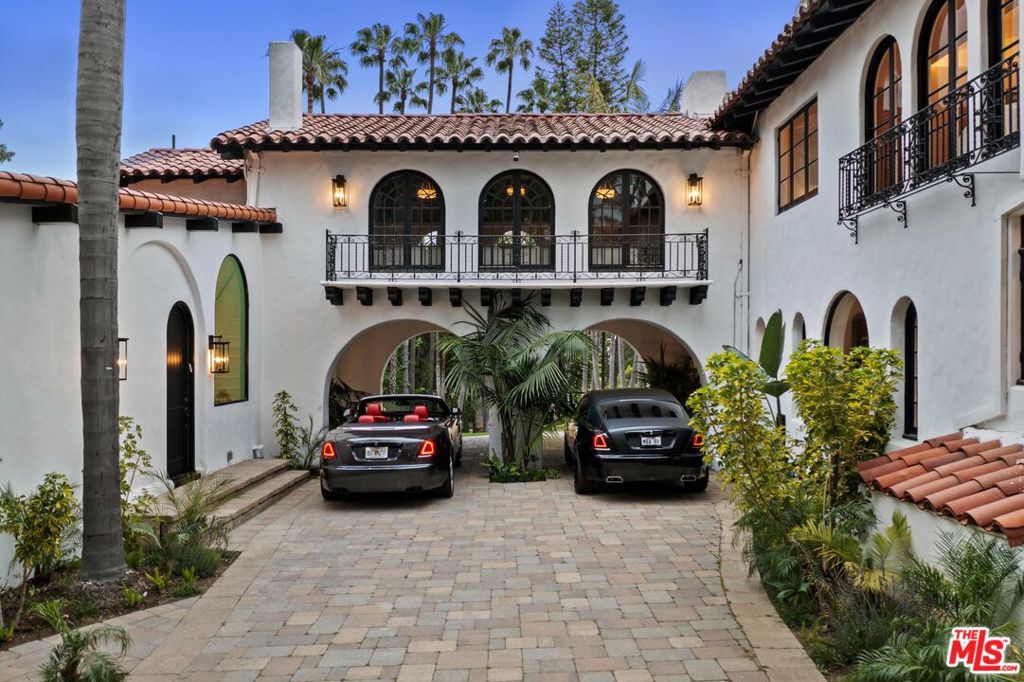 9451 Sunset Boulevard Property Photo 22