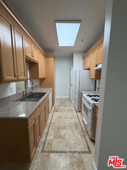 87 S Allen Avenue 204 Property Photo 6