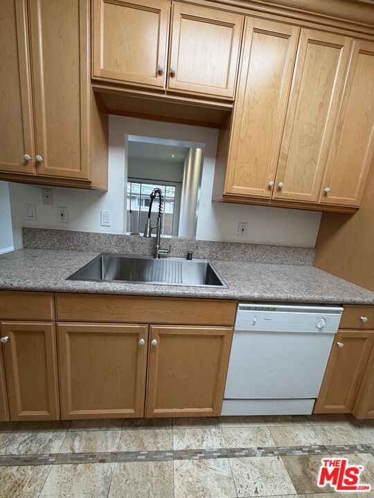 87 S Allen Avenue 204 Property Photo 8