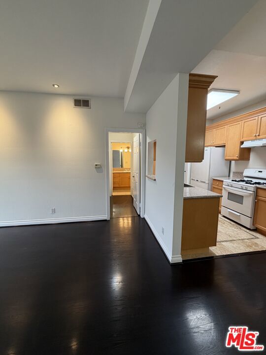 87 S Allen Avenue 204 Property Photo 9