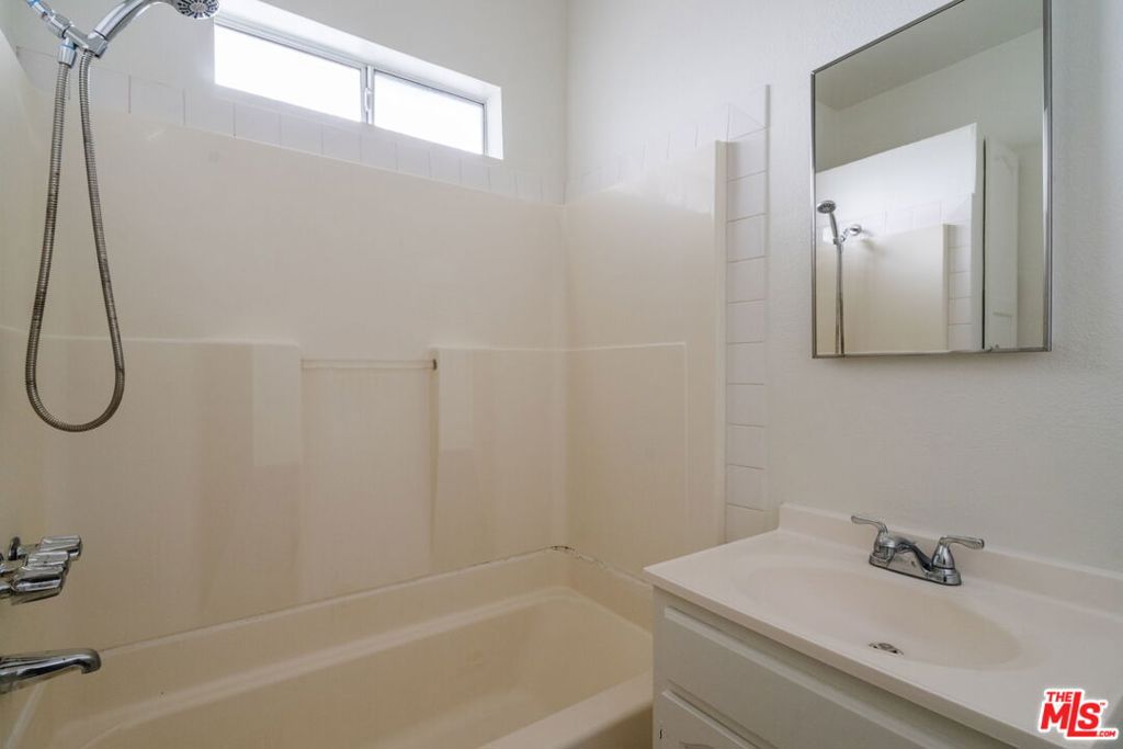 1476 W 37th Drive Property Photo 45