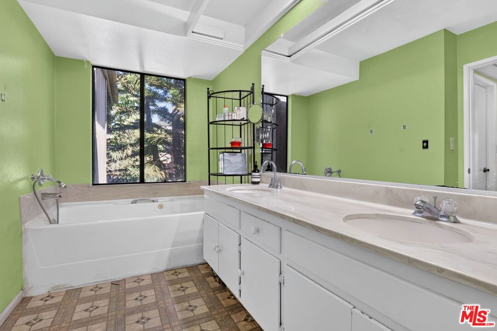 21 Northwoods Lane Property Photo 29