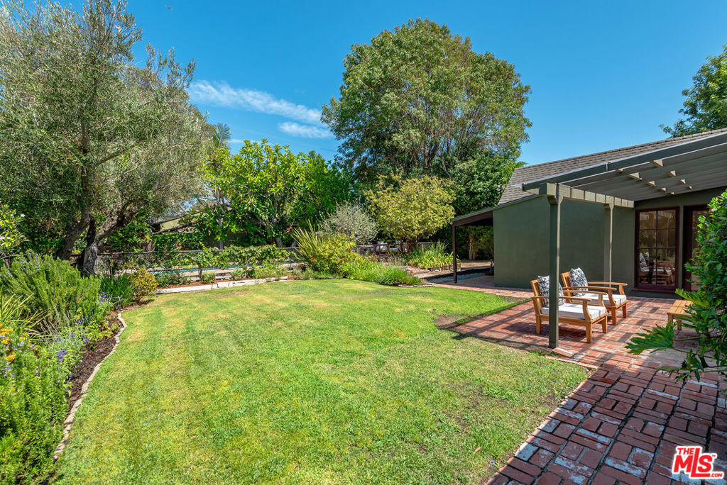 3306 Veteran Avenue Property Photo
