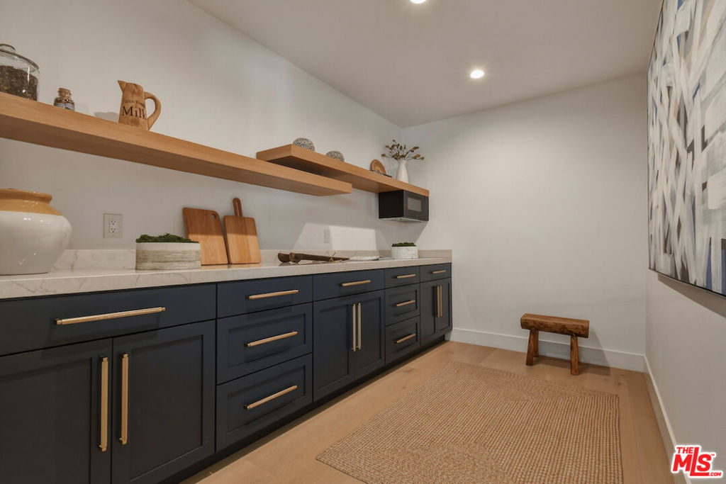 3721 Woodcliff Road Property Photo 16