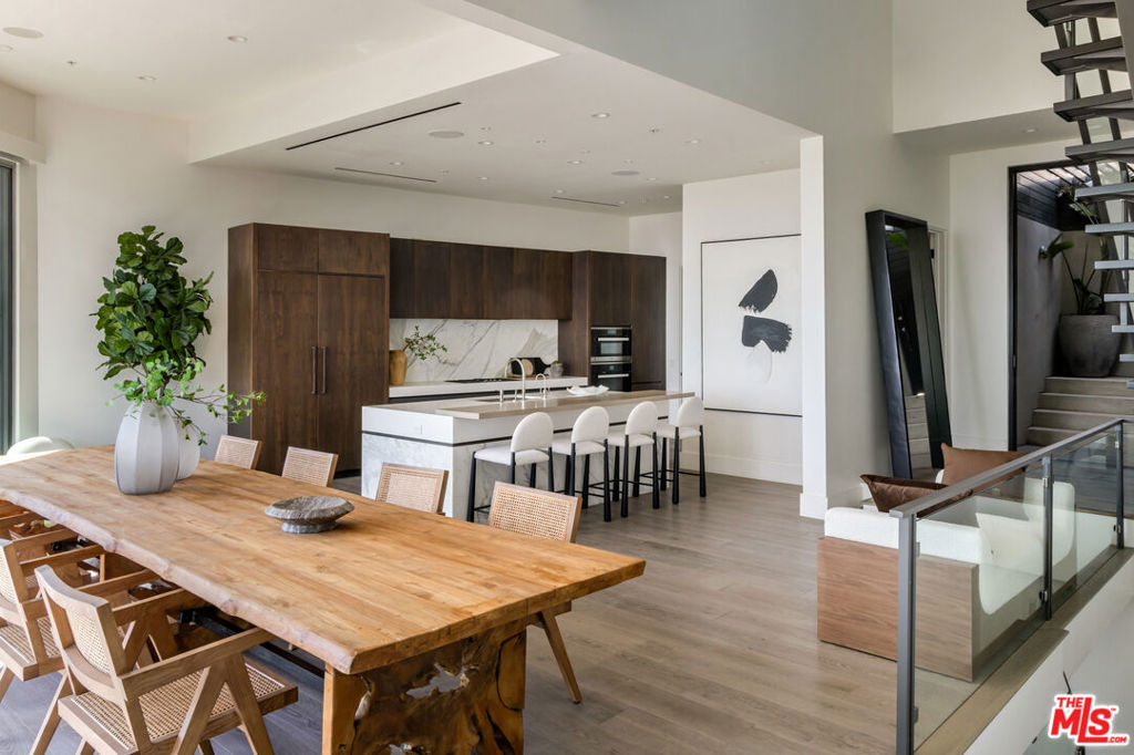 8572 Hillside Avenue Property Photo 4
