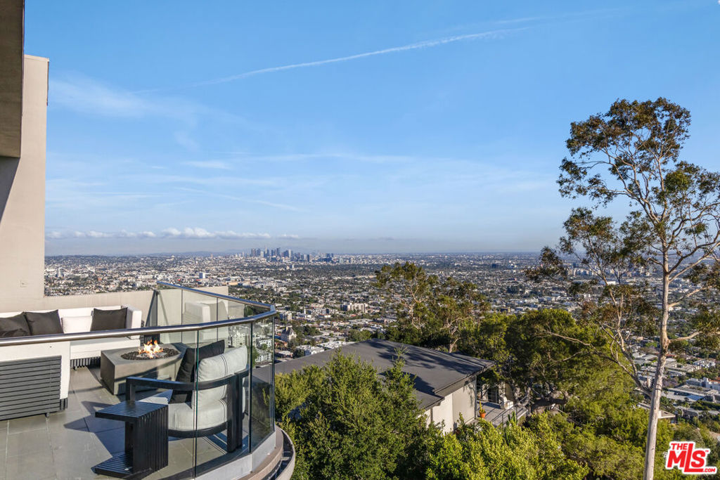 8572 Hillside Avenue Property Photo 11