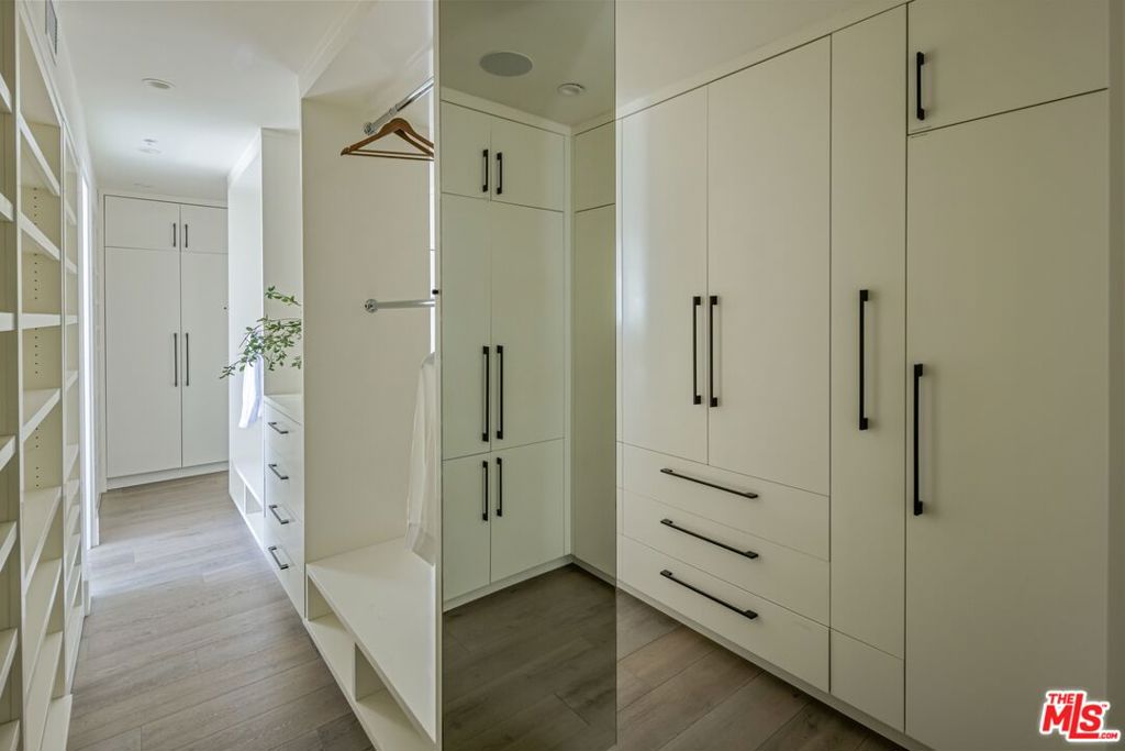 8572 Hillside Avenue Property Photo 12