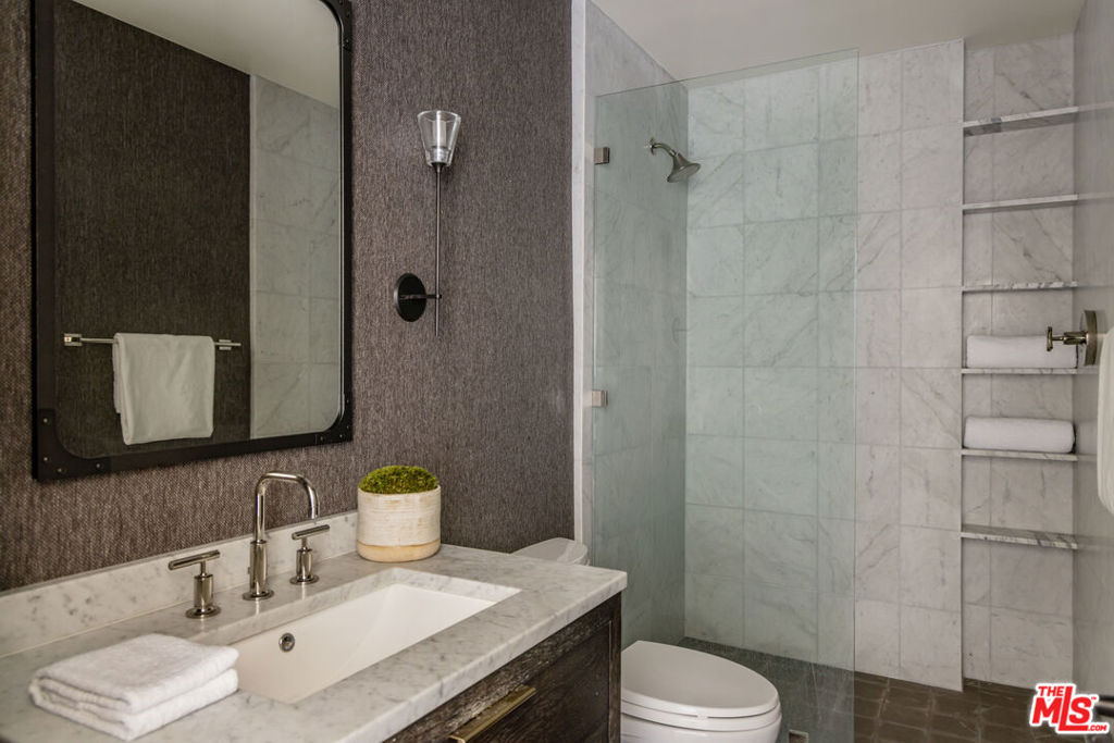 8572 Hillside Avenue Property Photo 17