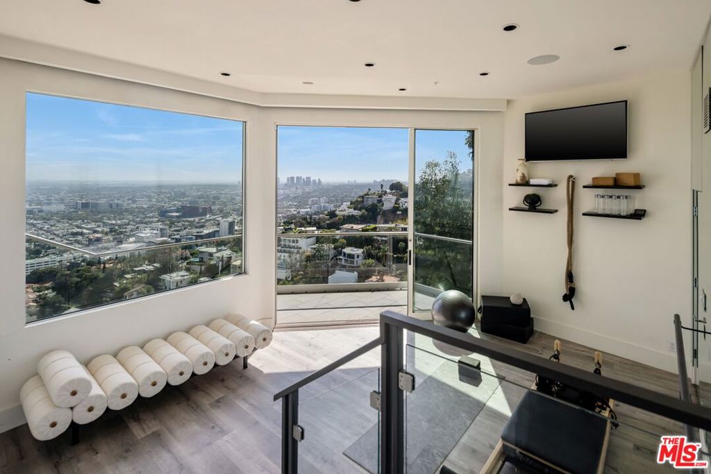 8572 Hillside Avenue Property Photo 18