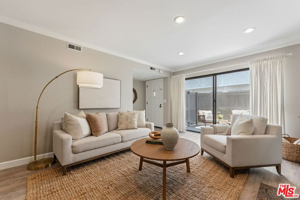 1456 Manhattan Beach Boulevard G Property Photo 4