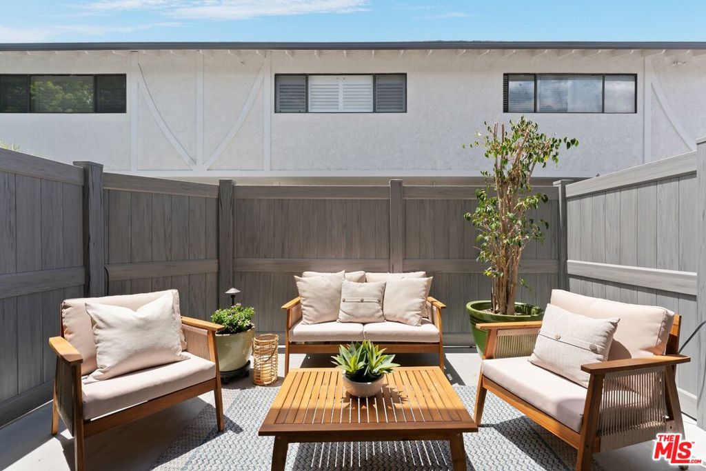 1456 Manhattan Beach Boulevard G Property Photo 7