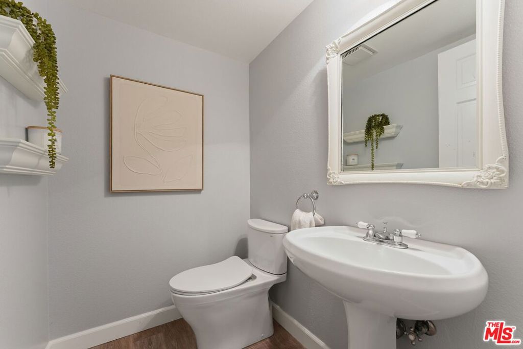 1456 Manhattan Beach Boulevard G Property Photo 9