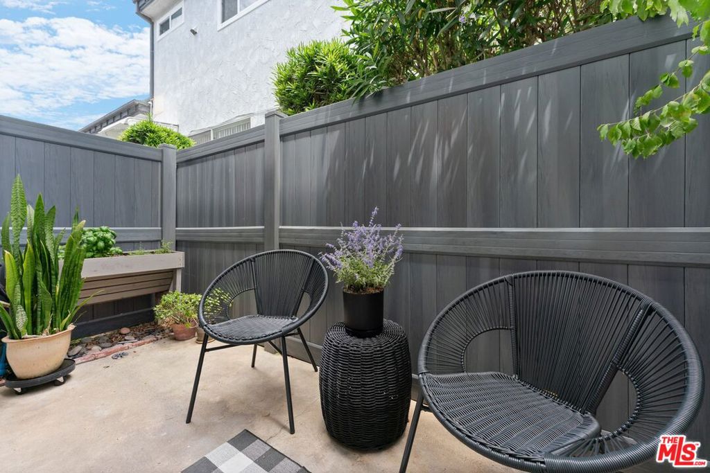1456 Manhattan Beach Boulevard G Property Photo 14