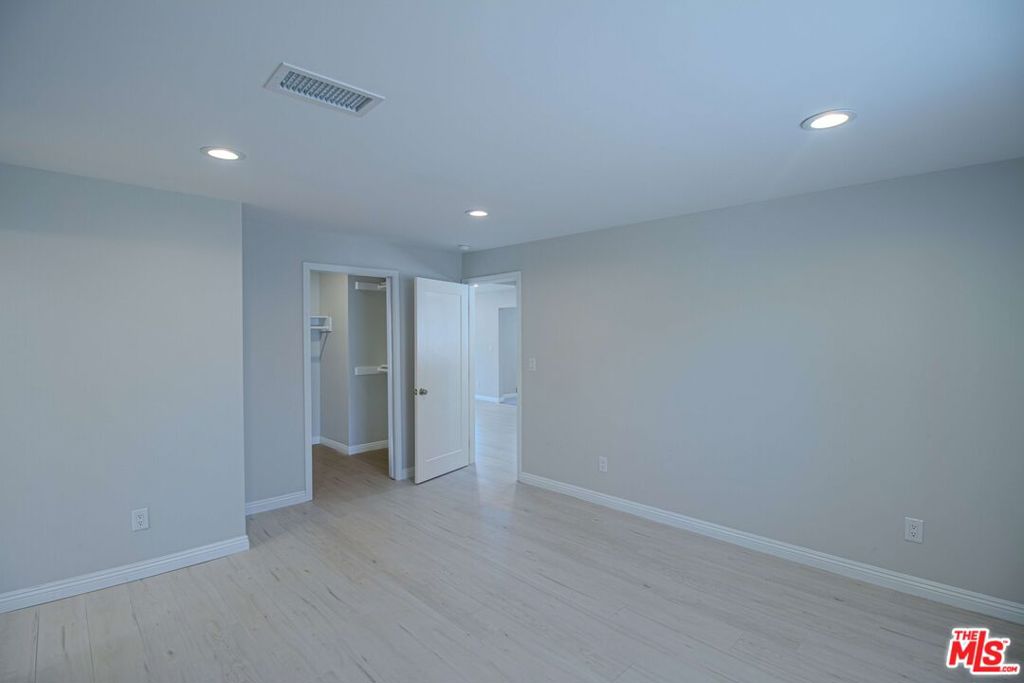 12100 Adelphia Avenue Property Photo 6