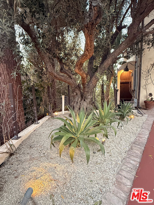 9140 St Ives Drive Property Photo 12