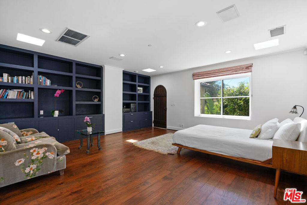 9140 St Ives Drive Property Photo 39