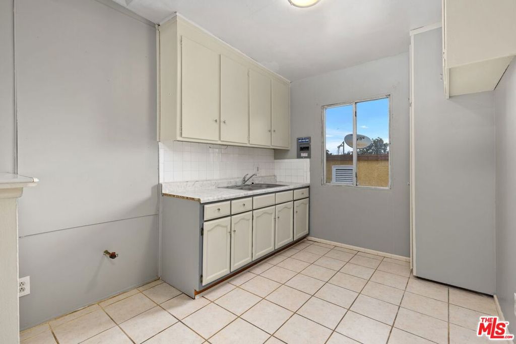 2321 3rd Avenue Property Photo 21