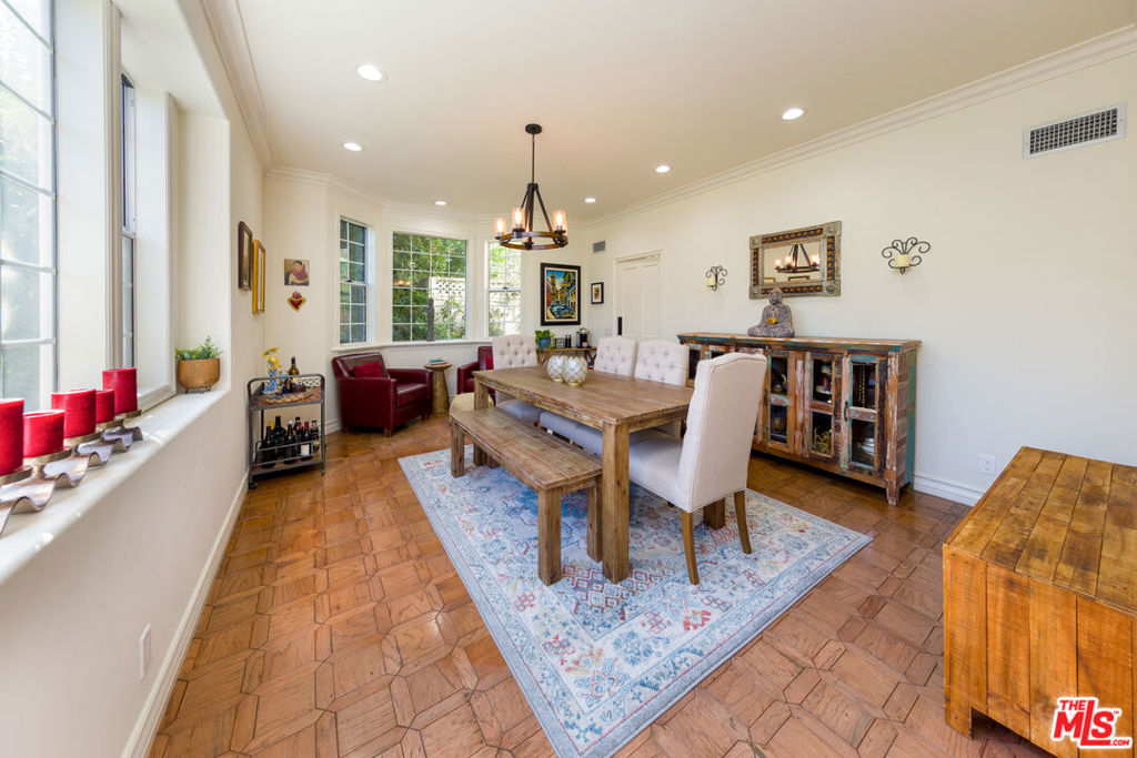3827 Berry Drive Property Photo 10