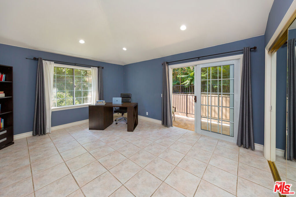 3827 Berry Drive Property Photo 22