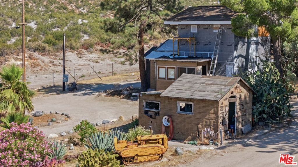 5030 Maryhill Road Property Photo 2