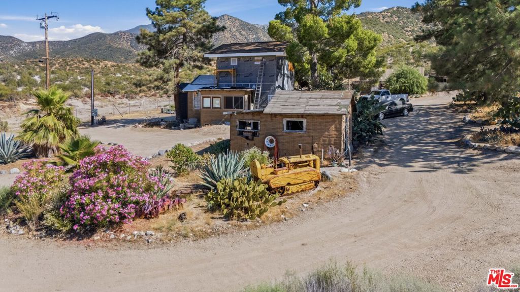 5030 Maryhill Road Property Photo 3