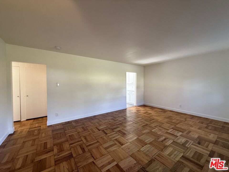 5262 Village Green Property Photo 3