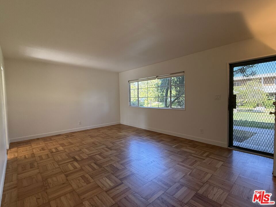 5262 Village Green Property Photo 4
