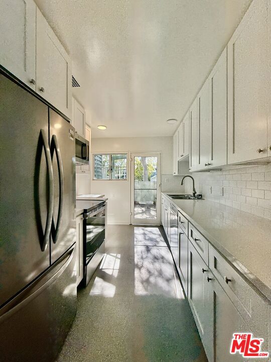5262 Village Green Property Photo 8