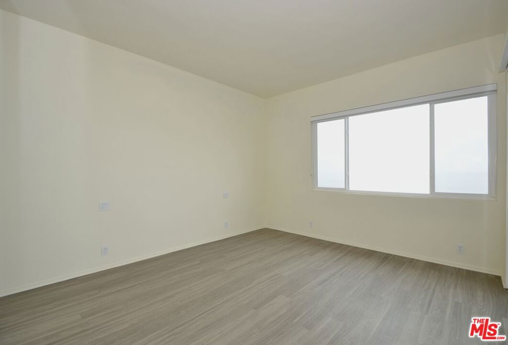 18069 Coastline Drive 10 Property Photo 8