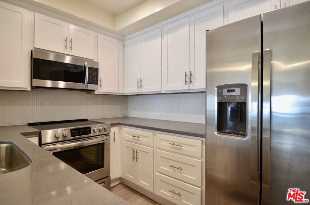 18069 Coastline Drive 10 Property Photo 10