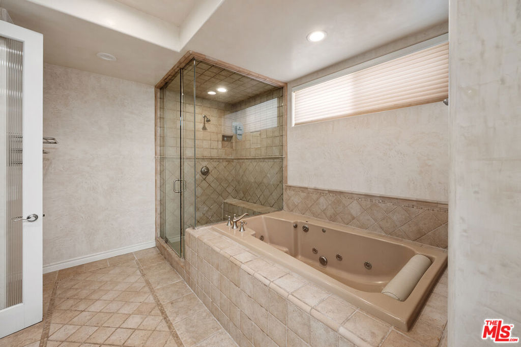 118 Channel Pointe Mall Property Photo 15