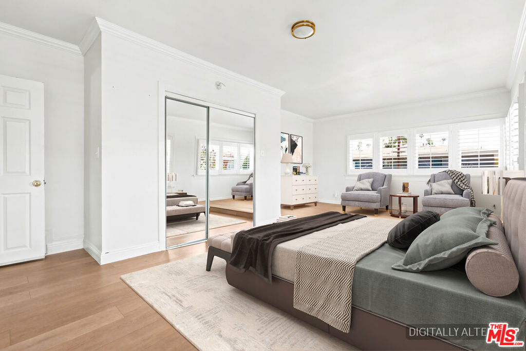 570 S Van Ness Avenue Property Photo 28
